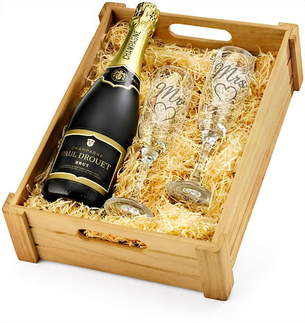 'Mr & Mrs' Engraved Flutes in Wooden Crate With Champagne